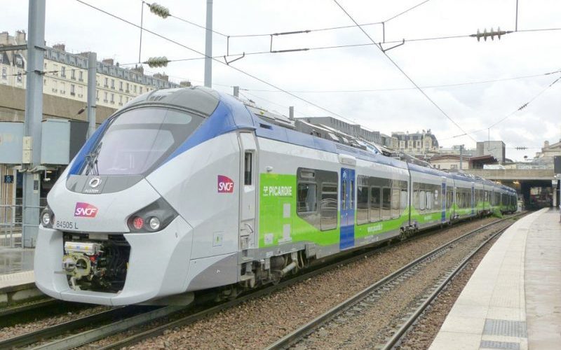 Train SNCF adhésivé Picardie